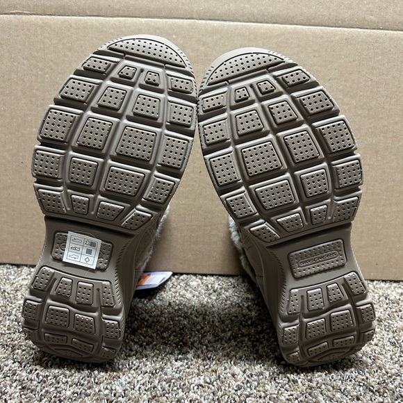 Skechers Relaxed Fit Booties - Picture 8 of 15
